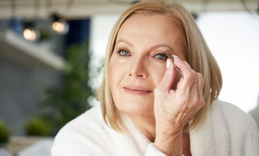 how to shape and define your eyebrows