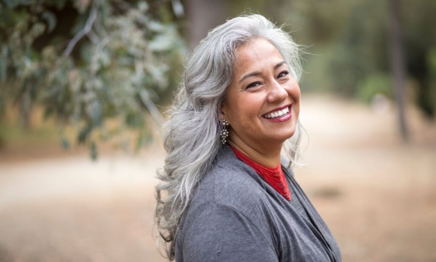 30+ Youthful Hairstyles & Haircuts for Women Over 50